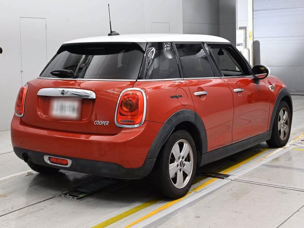 MINI HATCH
