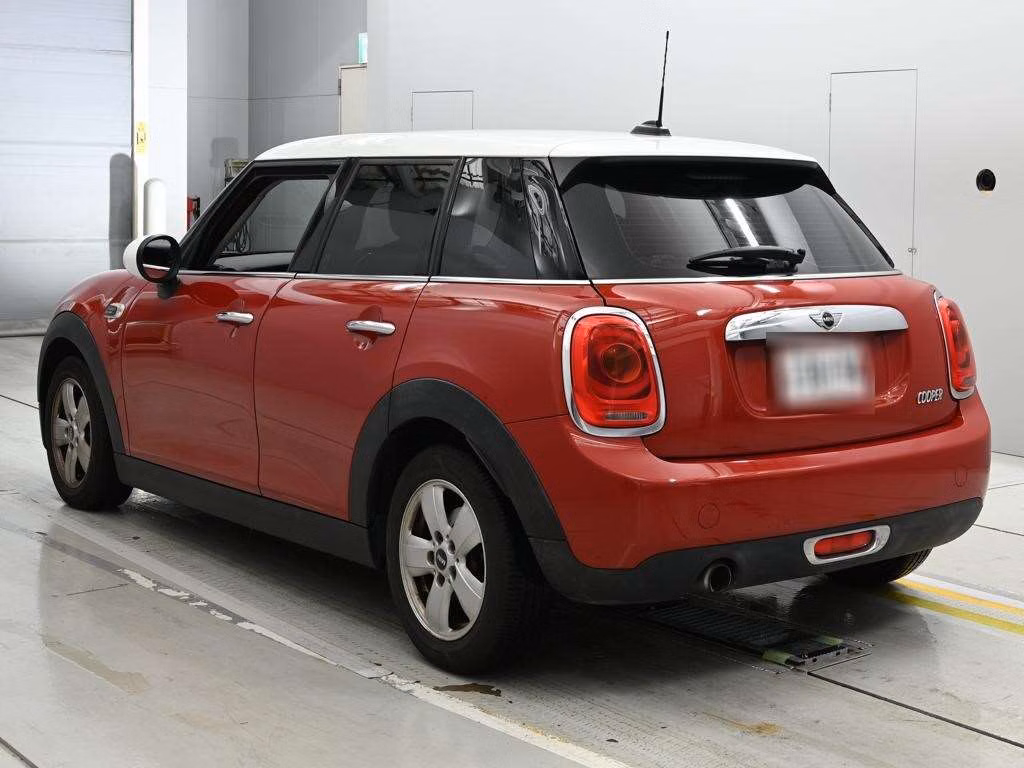 MINI HATCH