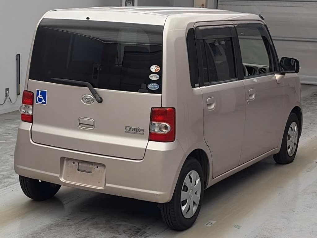 DAIHATSU MOVE CONTE
