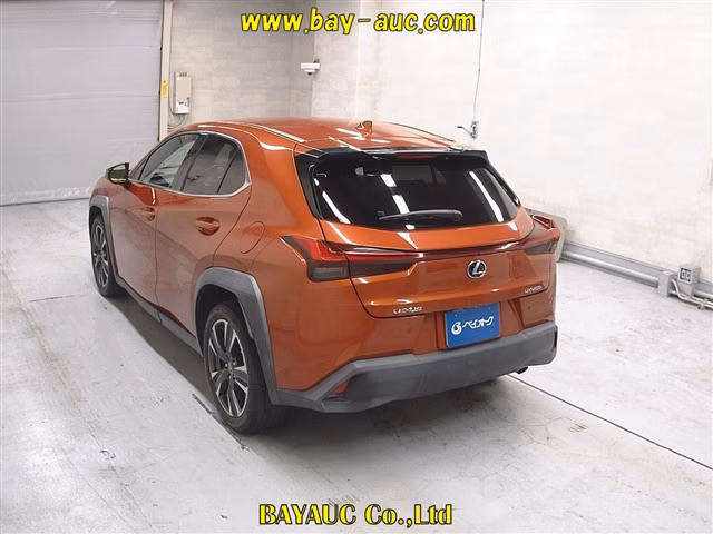 LEXUS UX200