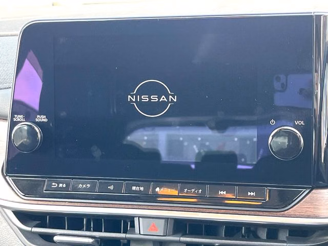 Nissan Aura