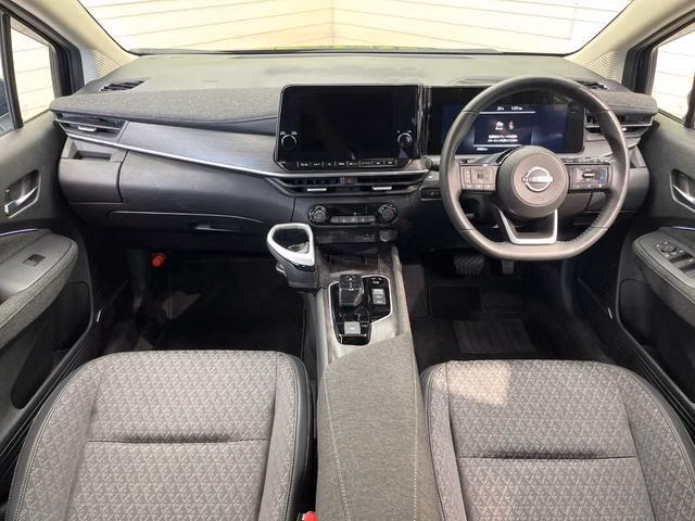 Nissan Aura