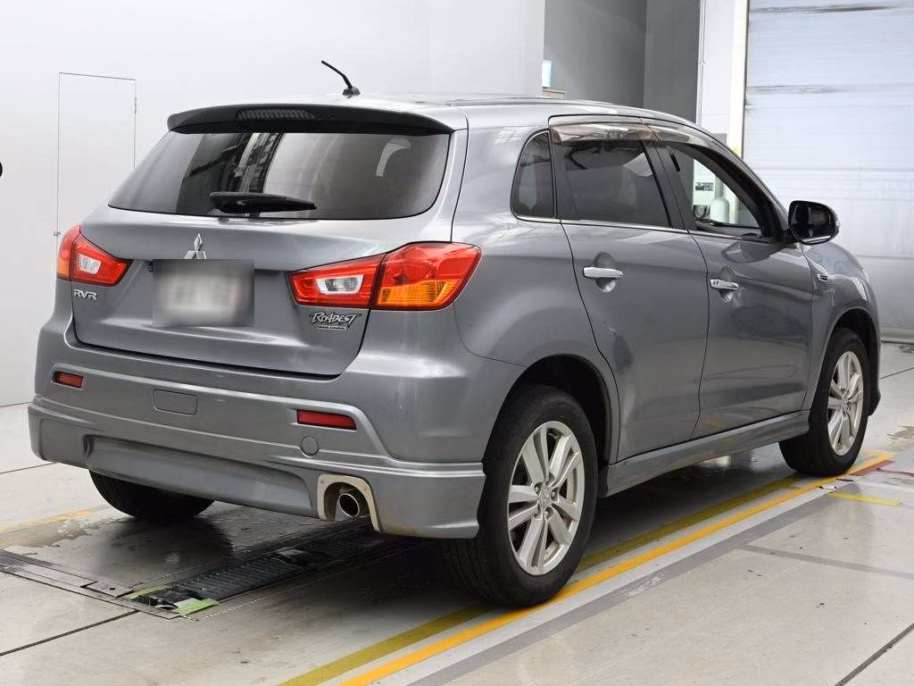 MITSUBISHI RVR