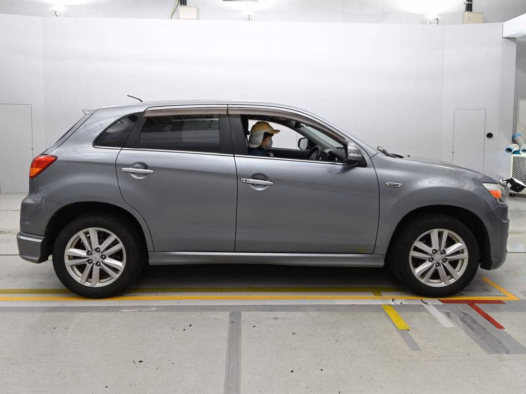 MITSUBISHI RVR
