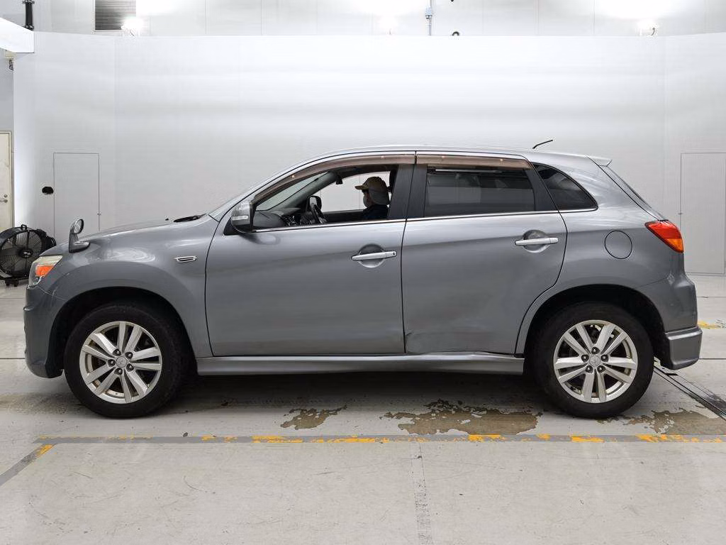 MITSUBISHI RVR