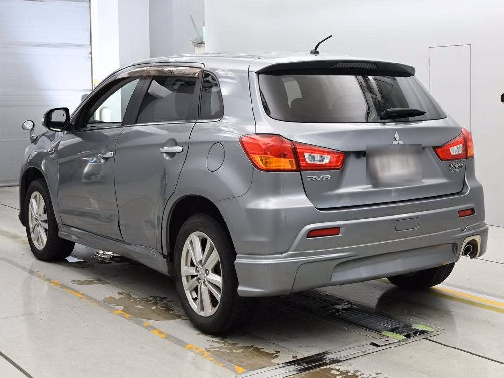 MITSUBISHI RVR