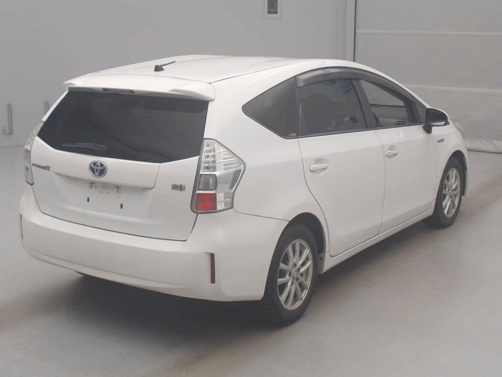 TOYOTA PRIUS ALPHA