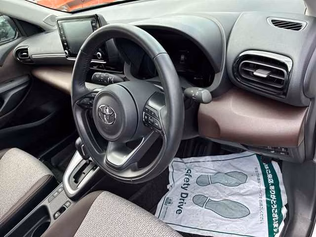 TOYOTA YARIS CROSS
