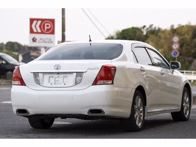 Toyota Crown Majesta