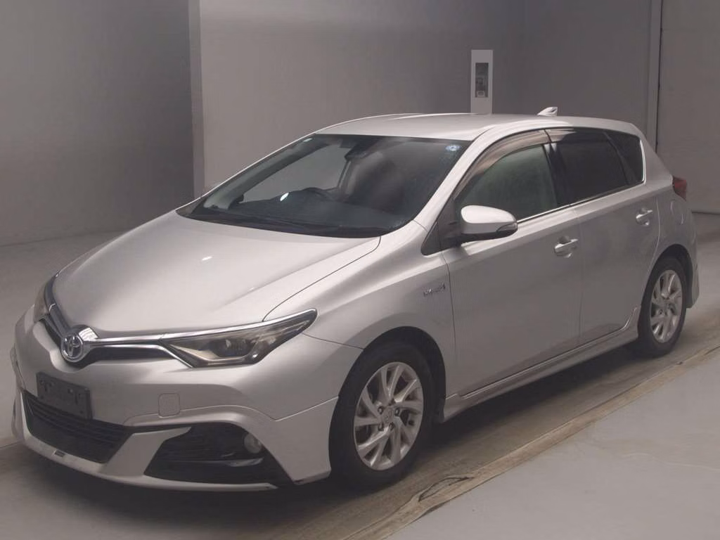TOYOTA AURIS