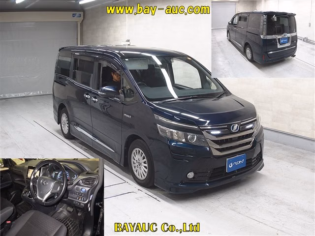 TOYOTA VOXY
