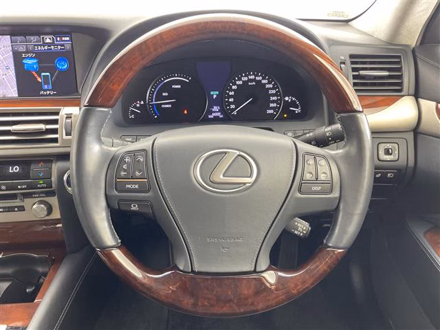 Lexus LS600h