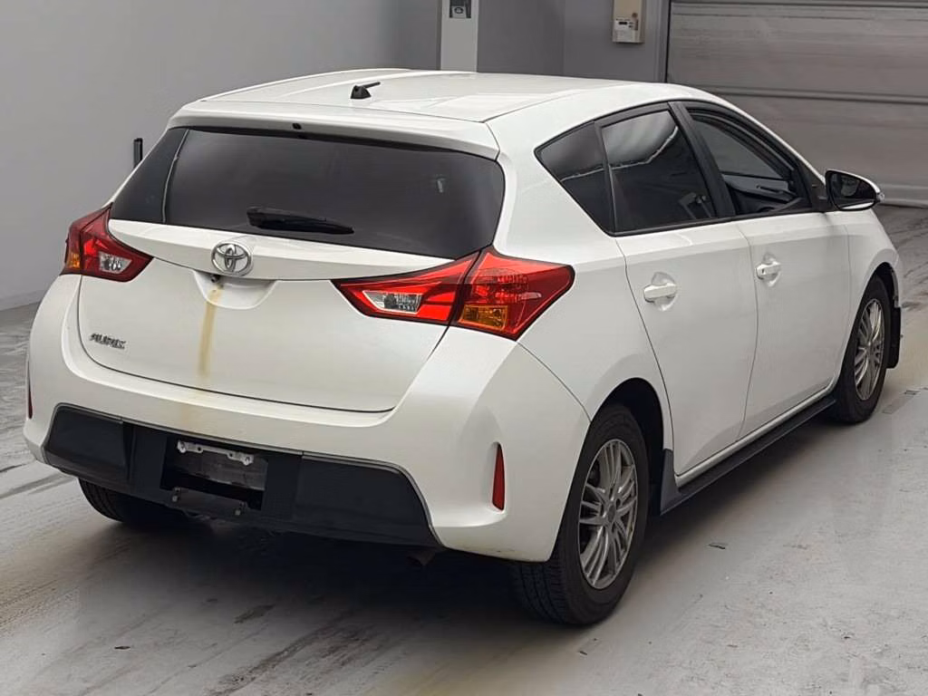 TOYOTA AURIS