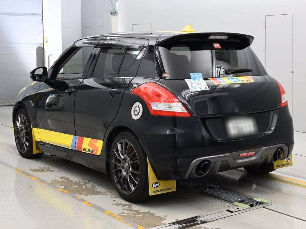 SUZUKI SWIFT