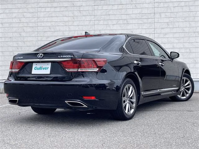 LEXUS LS600H
