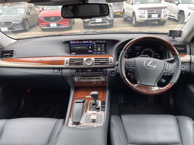 LEXUS LS600H