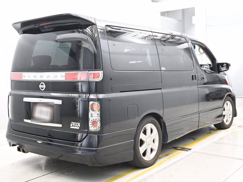 NISSAN ELGRAND