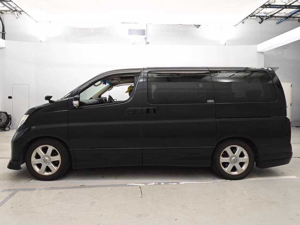 NISSAN ELGRAND