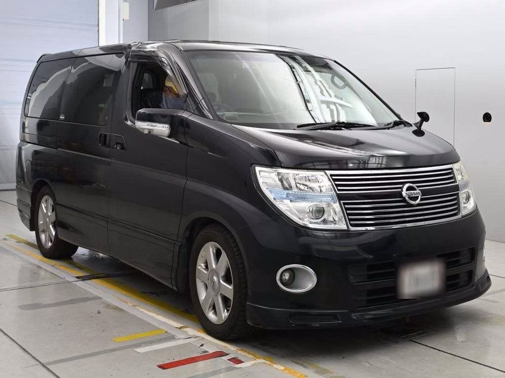 NISSAN ELGRAND