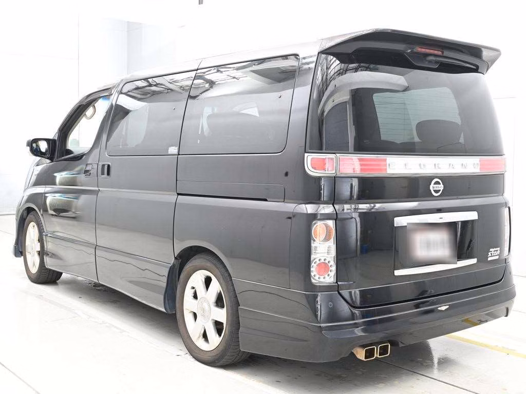 NISSAN ELGRAND