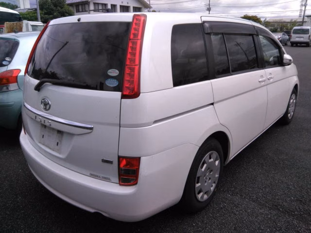 TOYOTA ISIS