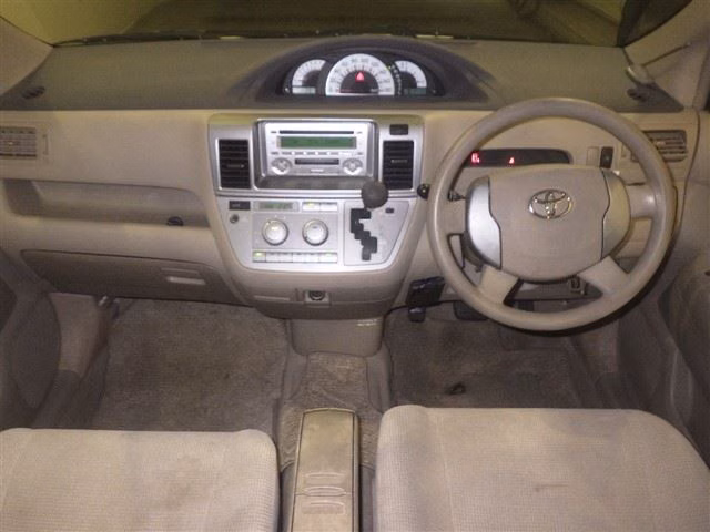 TOYOTA RAUM