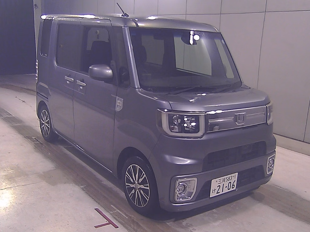 DAIHATSU WAKE