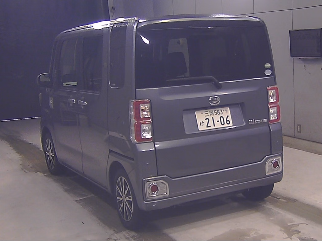 DAIHATSU WAKE