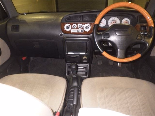 DAIHATSU MIRA GINO