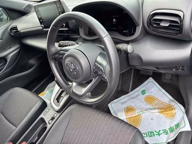 TOYOTA YARIS CROSS