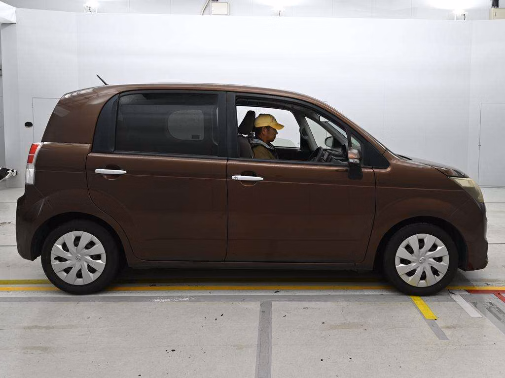 TOYOTA SPADE