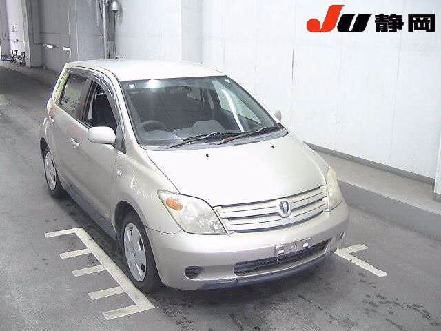 TOYOTA IST