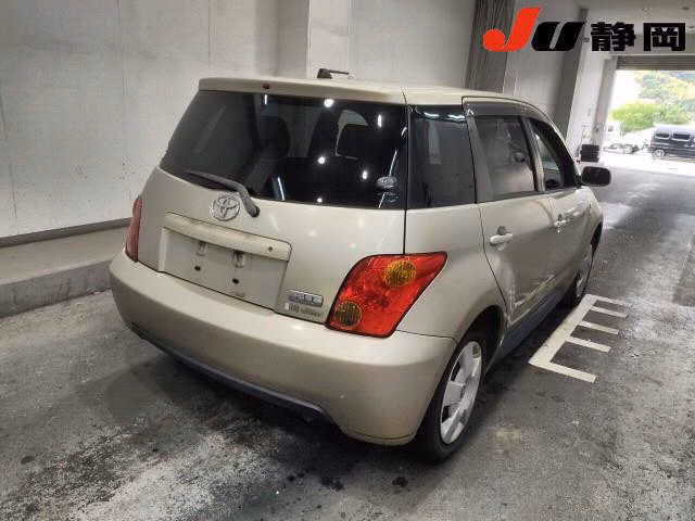 TOYOTA IST