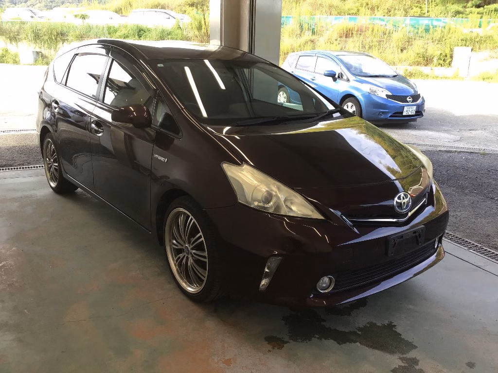 TOYOTA PRIUS ALPHA