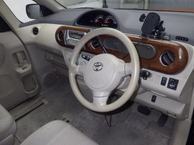 TOYOTA PORTE