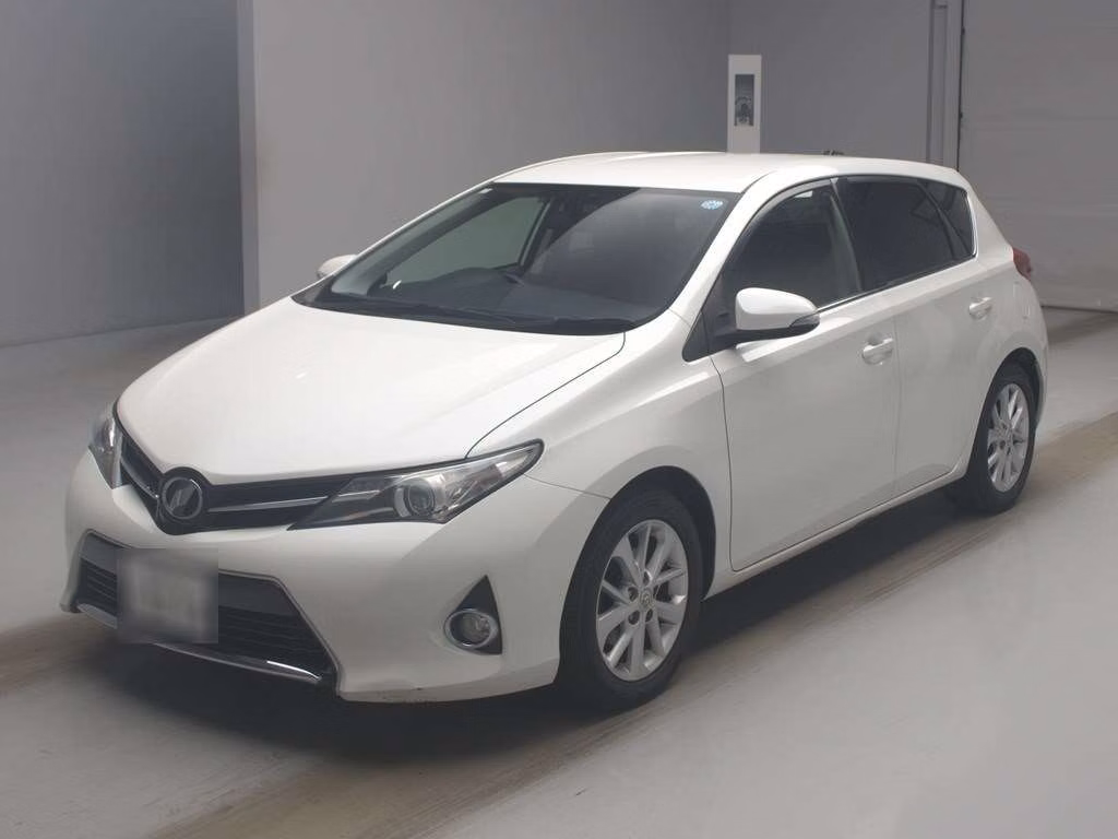 TOYOTA AURIS