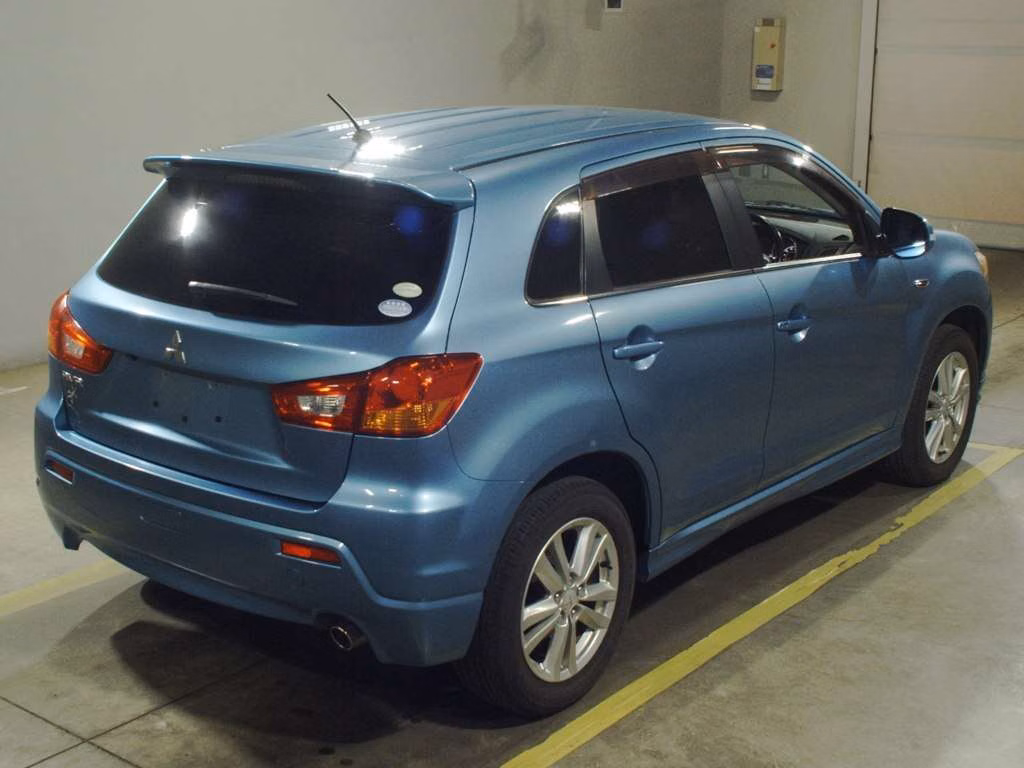 MITSUBISHI RVR
