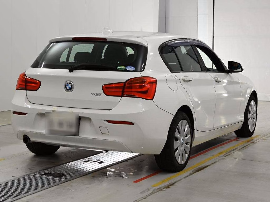 BMW 1-SERIES