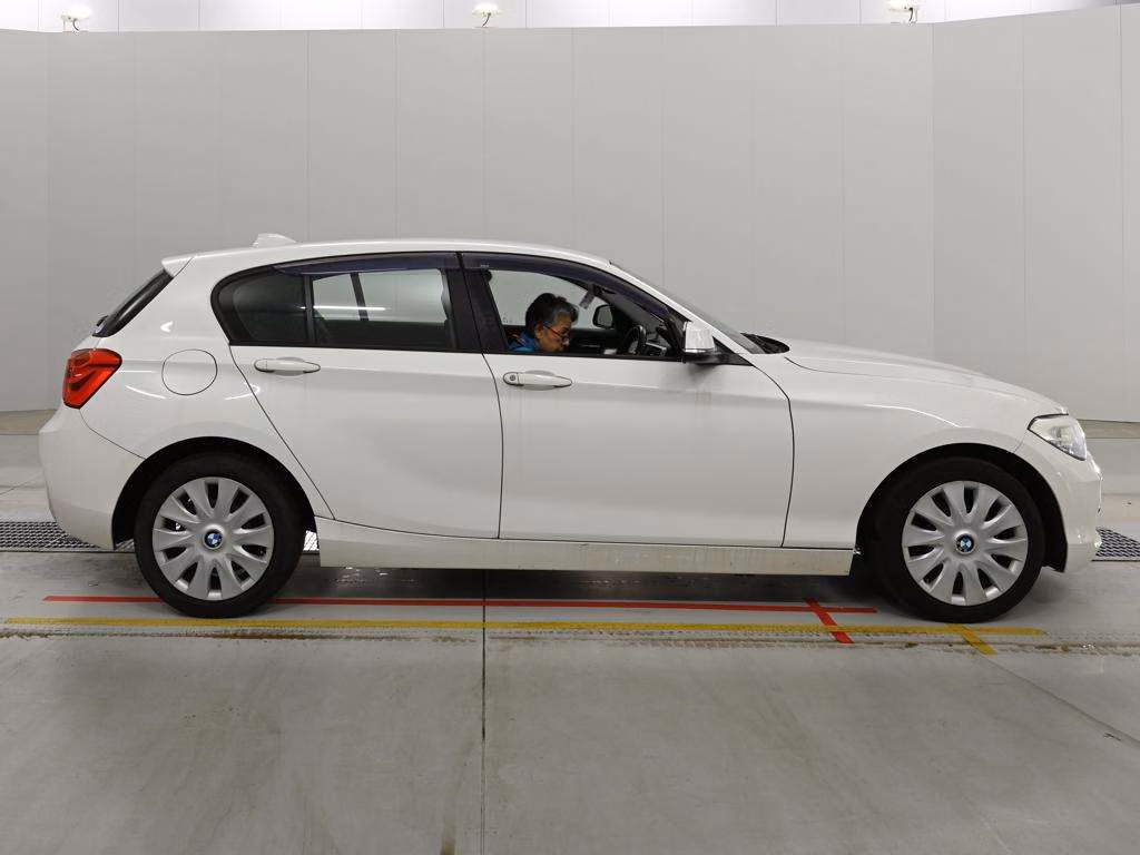 BMW 1-SERIES