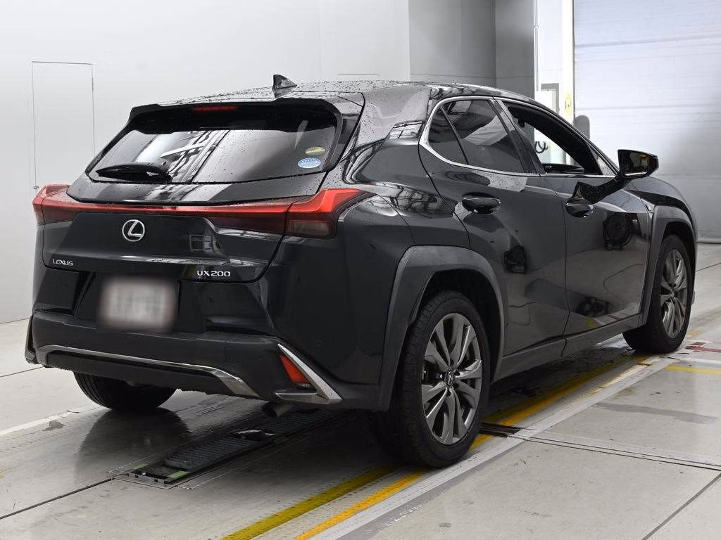 LEXUS UX200