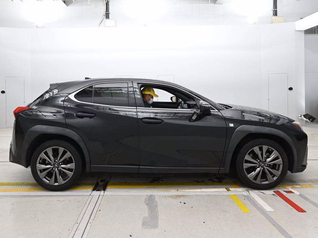 LEXUS UX200