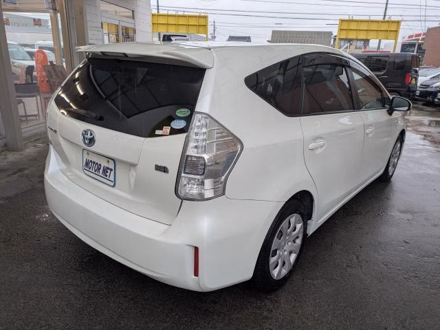 TOYOTA PRIUS ALPHA