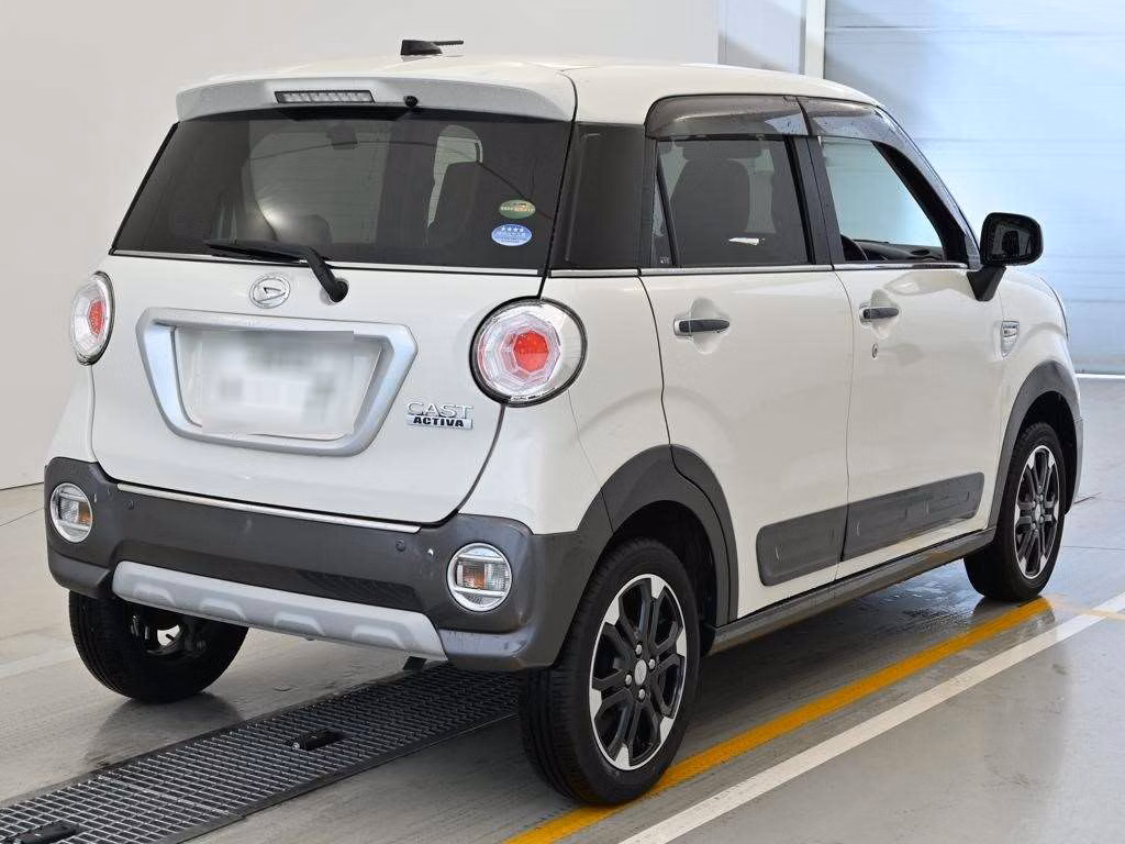 DAIHATSU CAST