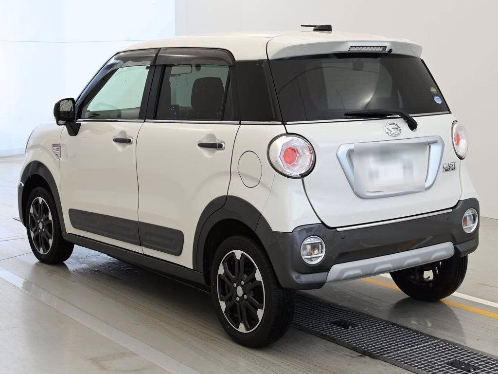 DAIHATSU CAST