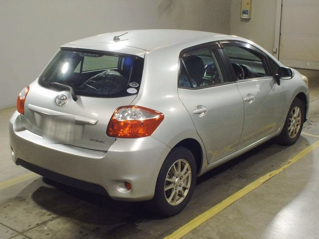 TOYOTA AURIS