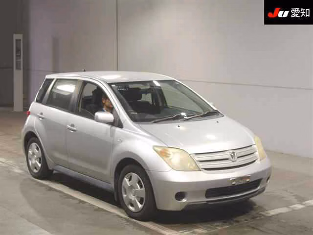TOYOTA IST