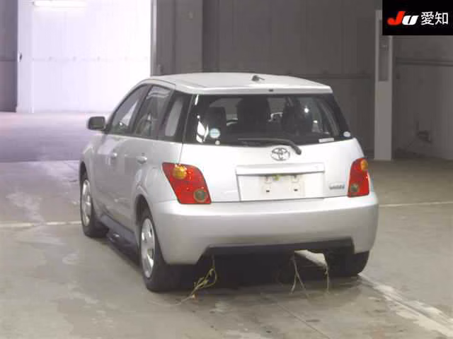 TOYOTA IST