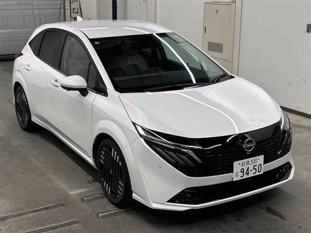 Nissan Aura