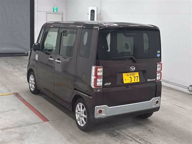DAIHATSU WAKE