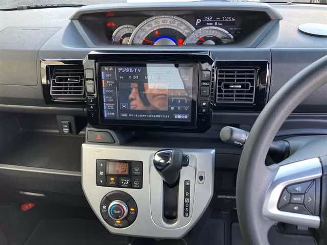 DAIHATSU WAKE